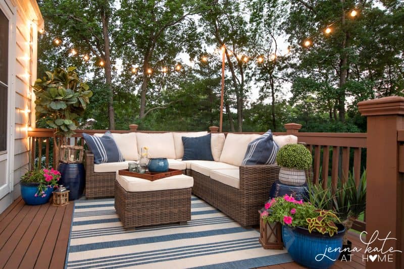 Take It Outside: 3 Tips To Stage Your Backyard, Porch, or Deck inception-app-prod/MDhhMjIxNzEtMmJlMy00MmZjLWE1MDItY2E0NmYzMjFhYTJh/content/2021/06/deck-decorating-63%281%29.jpg