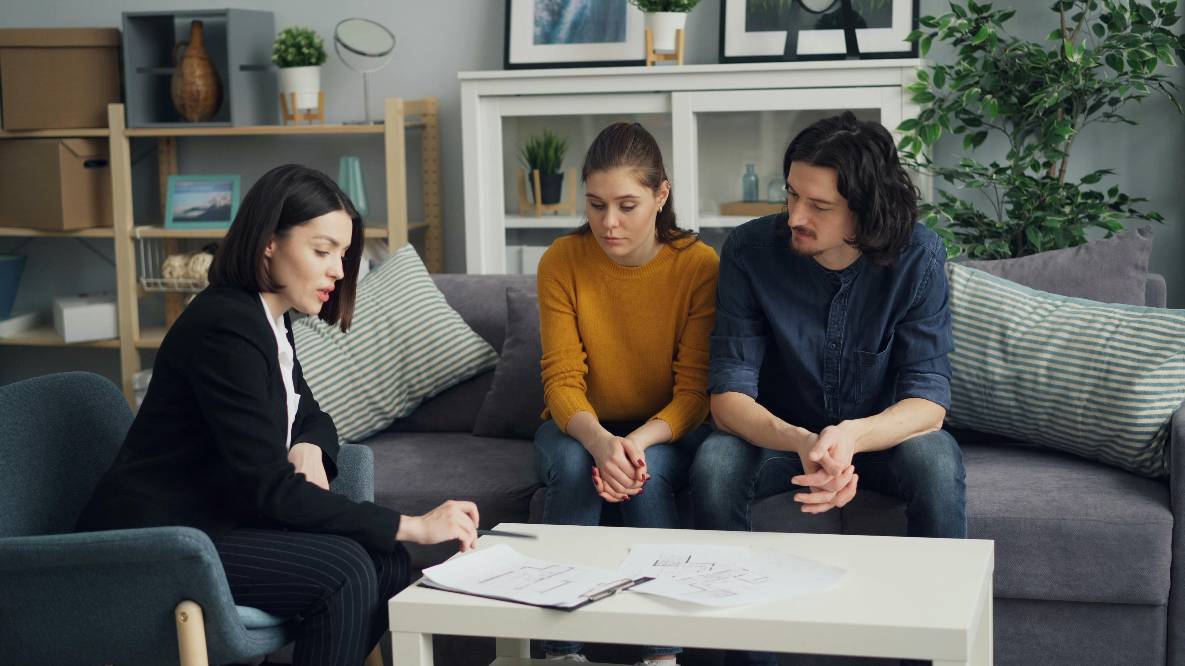Why You Need a Real Human (Not Just AI) When Selling a Home inception-app-prod/MDhhMjIxNzEtMmJlMy00MmZjLWE1MDItY2E0NmYzMjFhYTJh/content/2026/05/cbee16425771b3f3589ee76903d1b20acc72ff3a.jpg