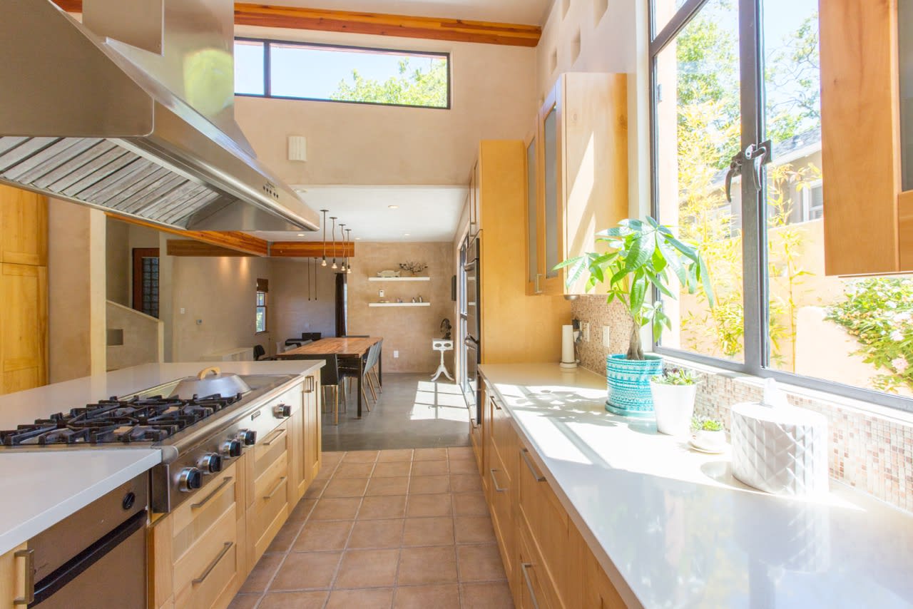 inception-app-prod/MDkxNzgxYzgtODkxYi00NGExLWIxMTctYmI1ZjM4NGEzY2Zm%2Fmedia%2F2015%2F05%2F2 - 100 Castilian Way San Mateo CA 94402 Kitchen countertops.jpeg