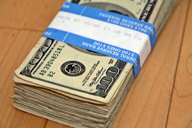 4 Tips for Financing Your First Home inception-app-prod/MGFmODg2MzMtZTU3OS00ZjM4LWIxOGEtNGM4N2Y1OWJmNWFl/content/2016/09/cash flickr 401%28K%29 2013 %281%29.jpg