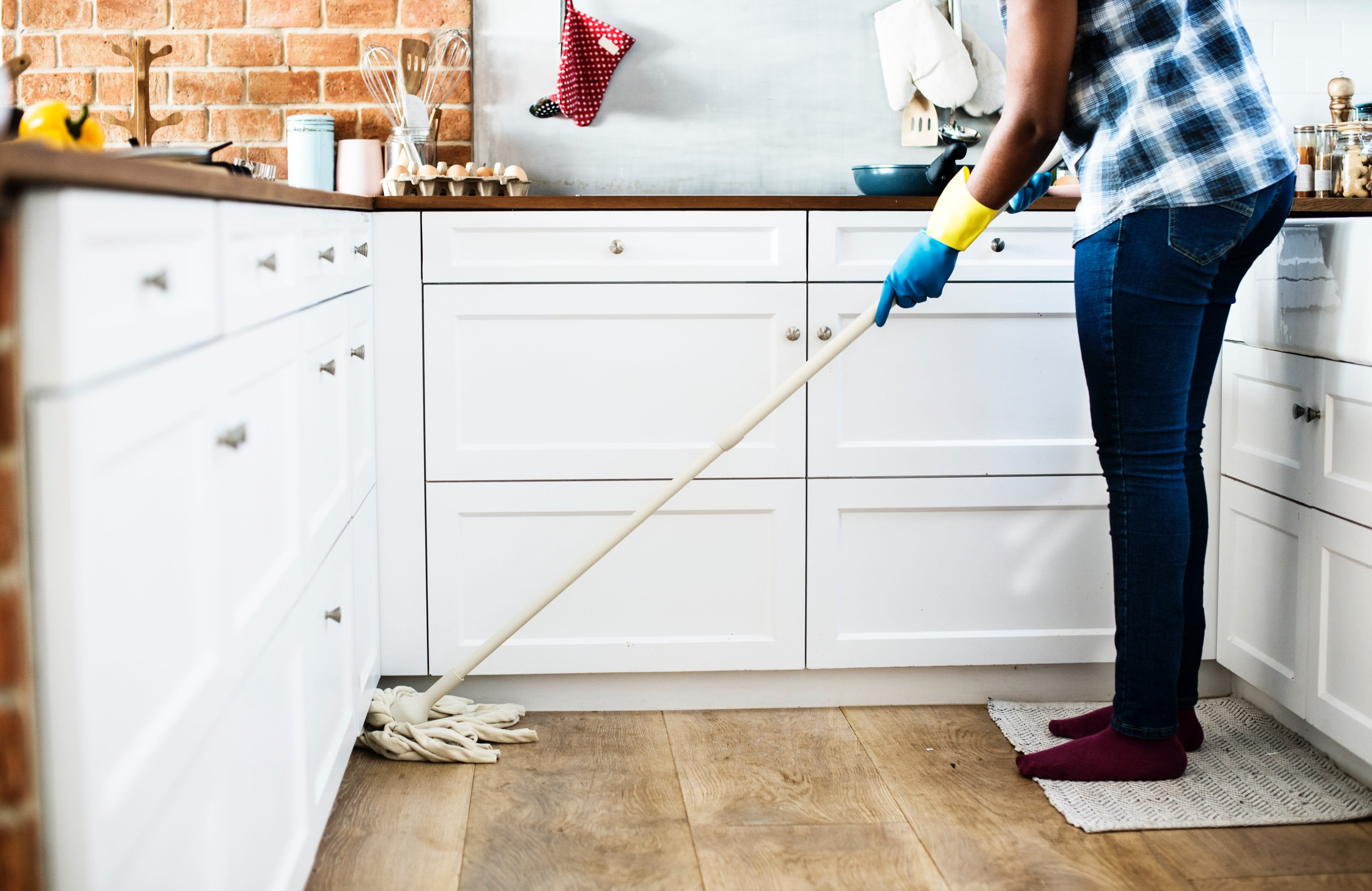 Experts Share The Spring Cleaning Hacks You Need To Have The Sparkly Home  Of Your Dreams