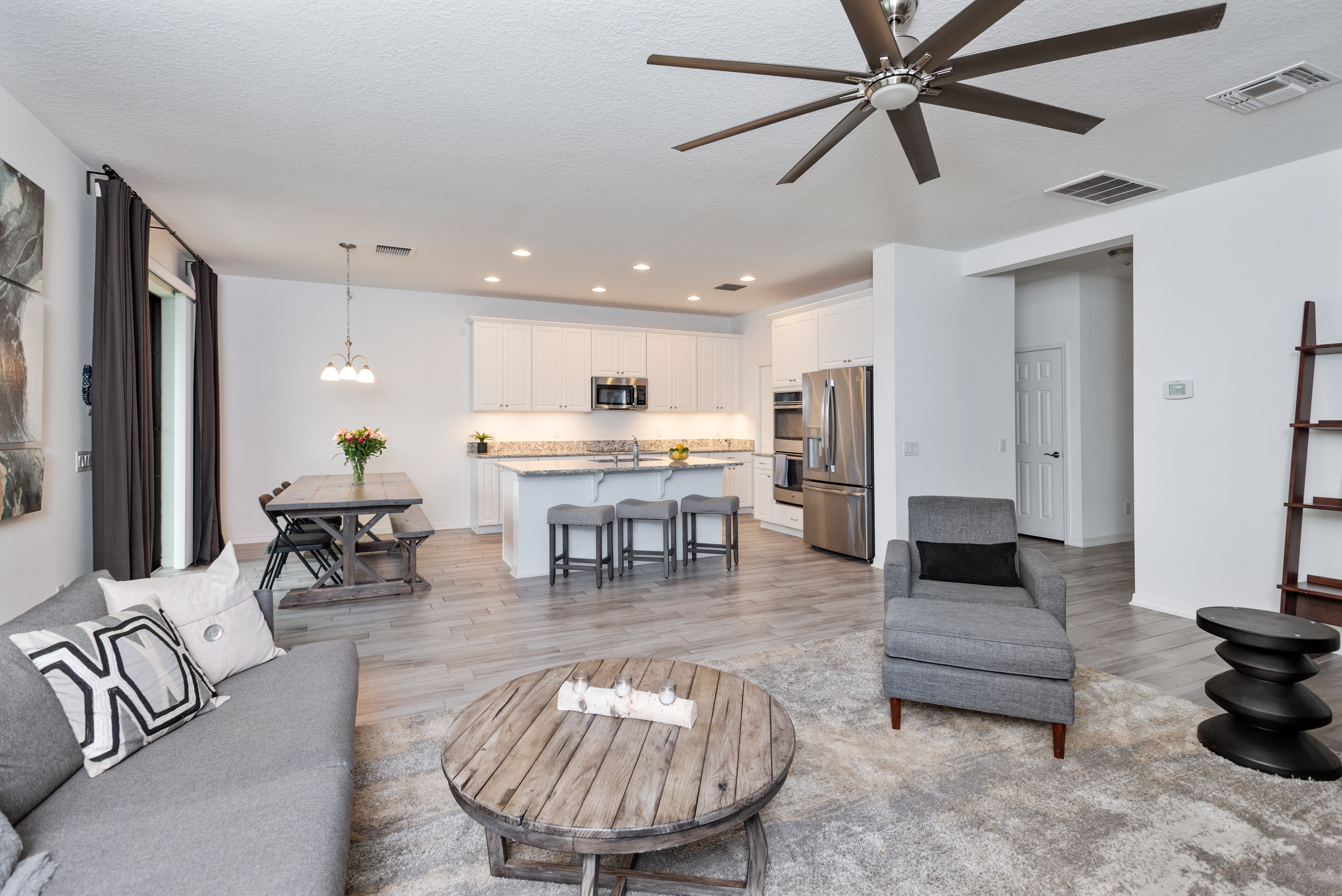 Why Wait For New Construction When You Can Have It All Right Now! inception-app-prod/MGRlYzk5ODctMzVkYS00NzFlLTljYTQtN2EzOGU1NjAwYTU3/content/2019/08/2019-06-10 19452 Roseate Dr. Lutz Fl 33538-106.jpg