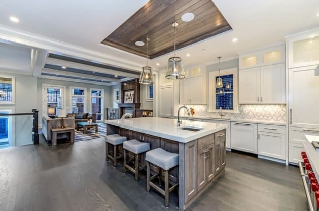 Featured Luxury Listings of the Week inception-app-prod/MGY0NWNmOTAtMWUxOC00MDdlLWIzZGQtMmFiNGIyZDVkNTIx/content/2018/01/Screen Shot 2018-01-17 at 11.24.33 AM-2.png