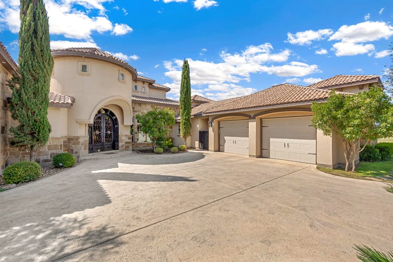 Selling Your Phoenix Home in 2026: A Strategic Guide to Getting It Right in a Shifting Market inception-app-prod/MTE3NzFiZjMtZDlkMC00MDlhLTgyM2YtNTVlYzJiZDQ5MjZj/content/2026/06/de92be7861ccc5a7fac24853ab4df0b92e0e609d.jpg