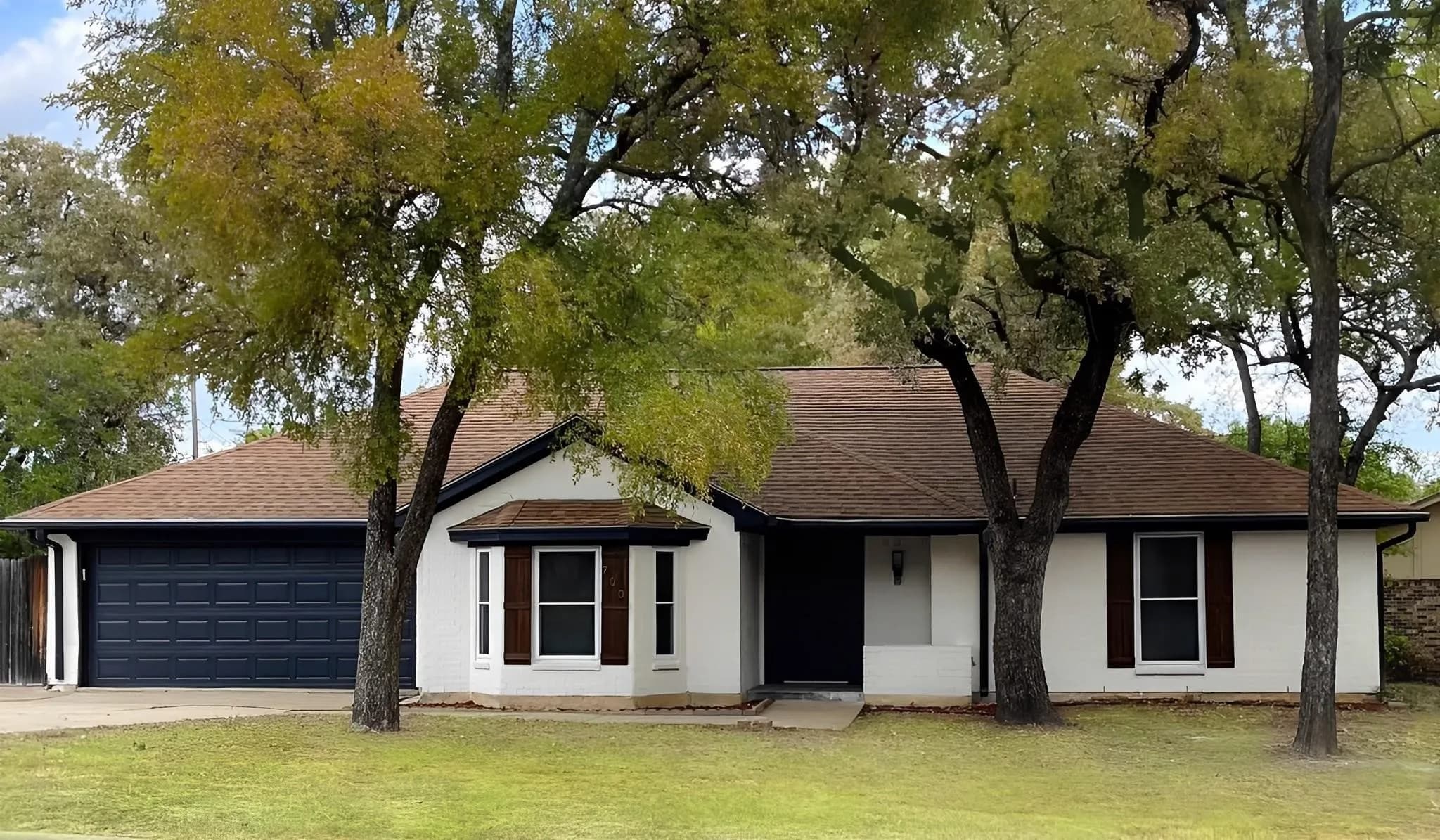 700 Highland Crest Dr, Hurst, TX 76054 inception-app-prod/MTFhNThkOWItNDhjMi00MDRlLThhNTYtZjQ2YzY5MDgyYTAx/content/2023/05/93c0bf3b984af26789be377576719cfdb764c859.webp