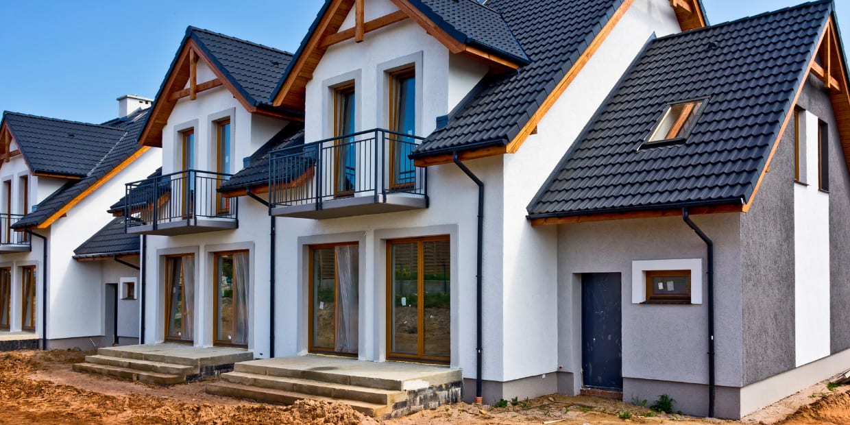 FRESH START: THE PERKS OF BUYING NEW CONSTRUCTION inception-app-prod/MTJjMTc4YzEtY2JiYS00MTdlLWFjZDQtMDg0MGY1NDg2Mjc0/content/2025/09/dc00e56db13b3e3a640b6b512681c2875ace01f7.png