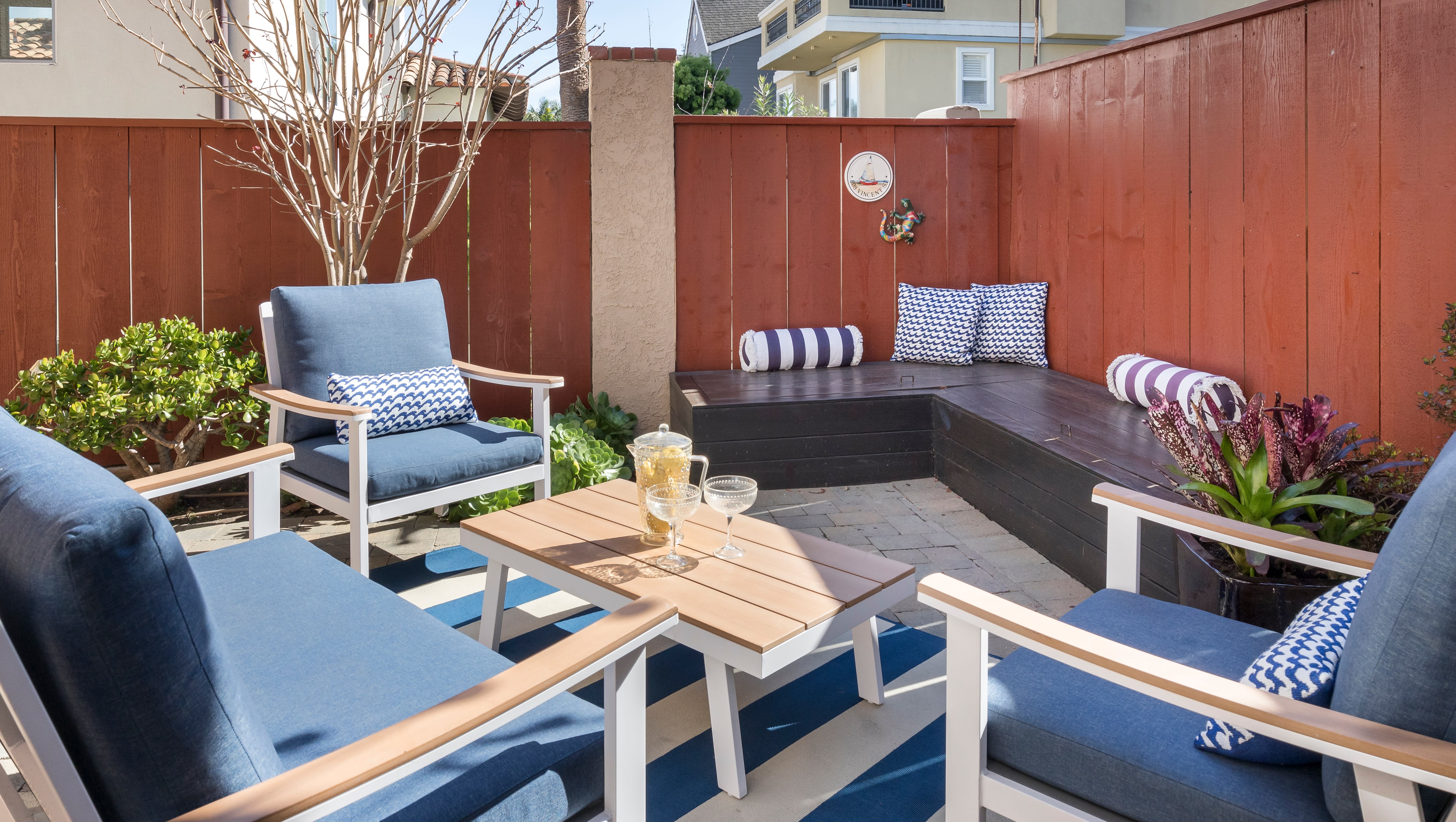 How to Buy or Sell a House During COVID-19 inception-app-prod/MTNjZWNlODMtMDk3Zi00ZGQzLWI0MjgtOGUxNDBjZjdmMzQw/content/2020/07/808vincent-04-3.jpg