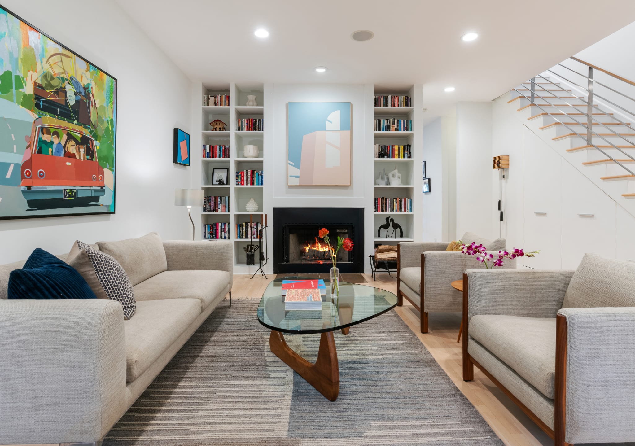 4823 N Oakley Ave, Lincoln Square | Contemporary Single-Family Home inception-app-prod/MTU1MjhmM2EtYzg0Ny00MjQyLWIyMWMtNDBmN2QzZTM2Y2Y3/content/2026/05/04ade62a5c03a0f2a81f4a717bb8872ef89e47a9.png