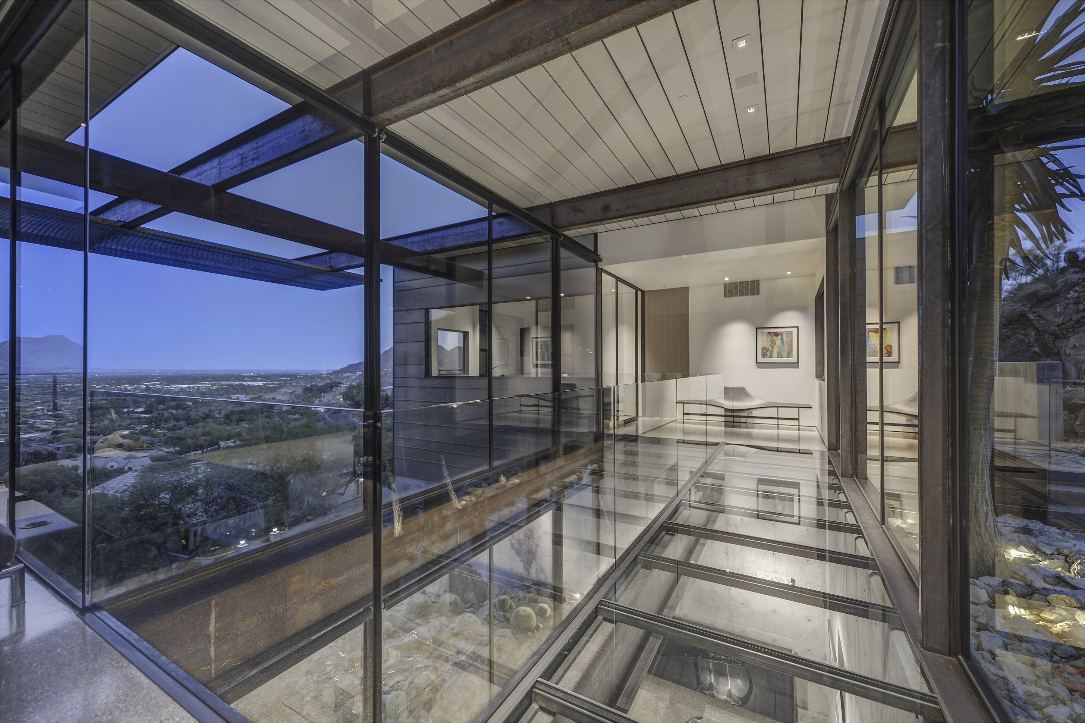 inception-app-prod/MTcxMWJjMWEtODlkMC00MTQ3LTk5M2YtZTMxMzA0OGQxZjM5/content/2021/04/glasshouse %281%29.jpg