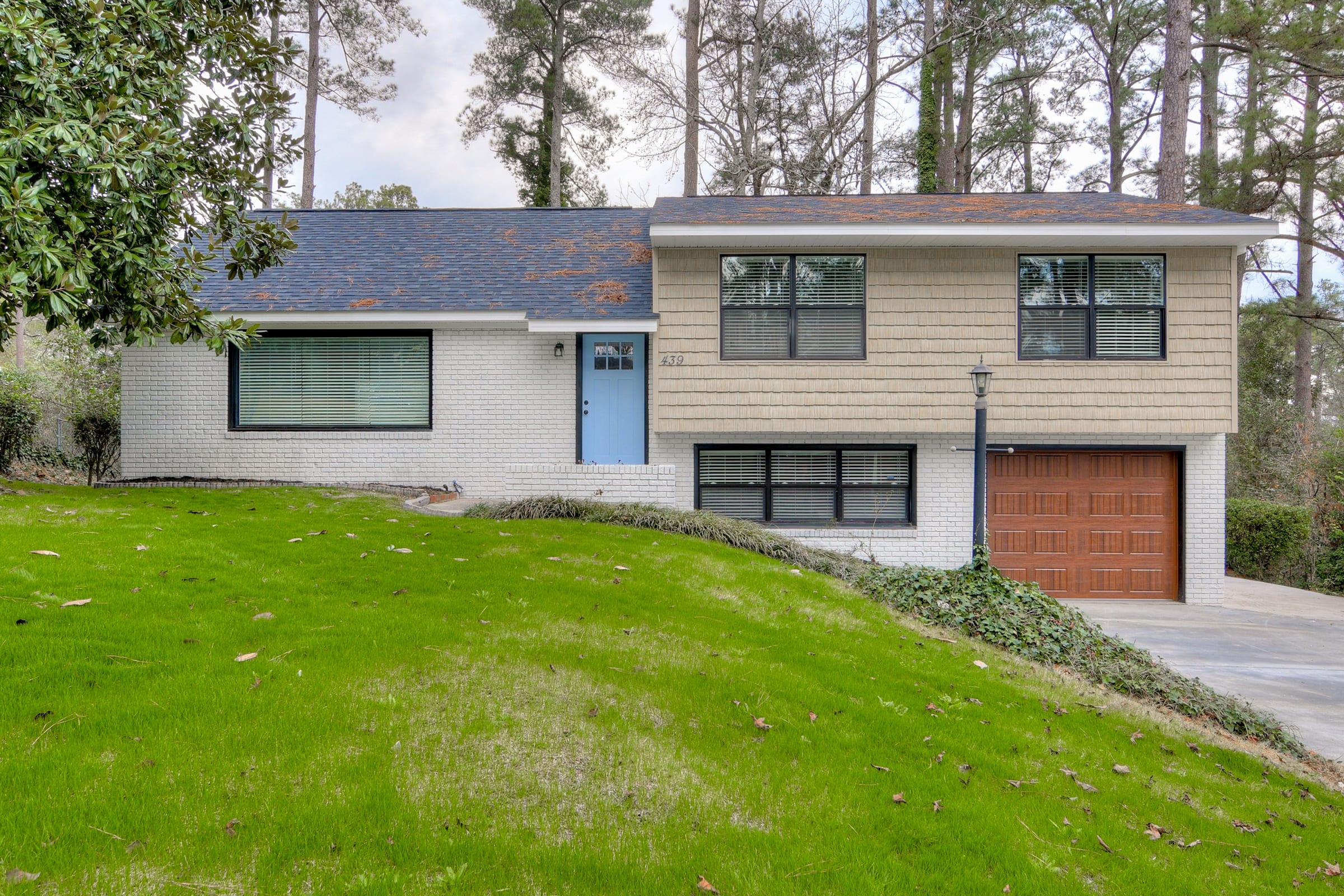 Upscale Remodel in the Heart of West Augusta inception-app-prod/MWFhZDViNTItNThjOC00MDNkLWJiZTgtMjk0ZDJjNGIwNTEx/content/2019/01/001_52623876.jpg