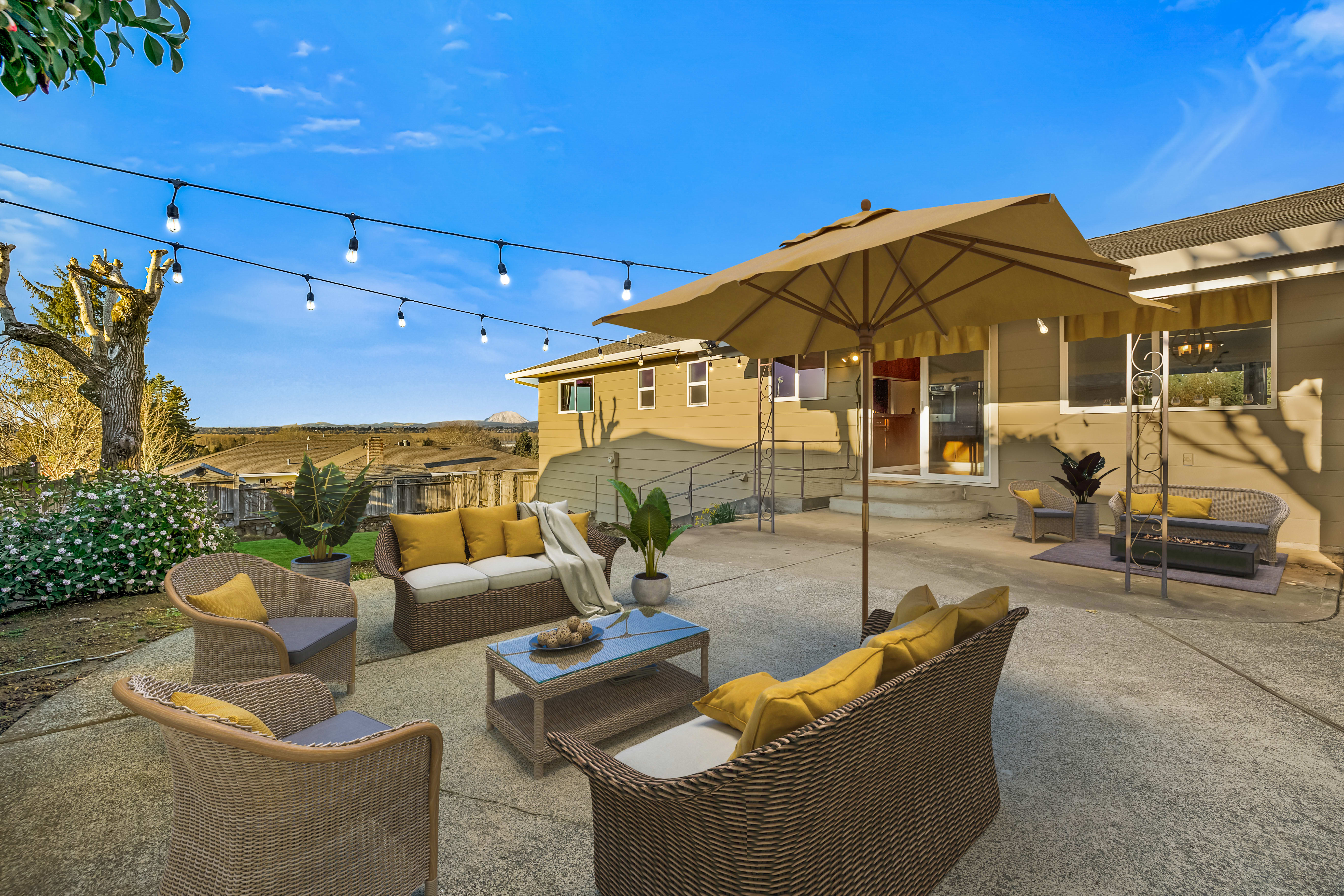 How To Throw A Great Block Party inception-app-prod/MWQyYjhlNDMtZTEwYy00ZmIxLWEyODgtNDFhM2ZhMTVkMzIz/content/2023/01/b285cba1adad8b1a0af2e49e01087e77c79713ec.png