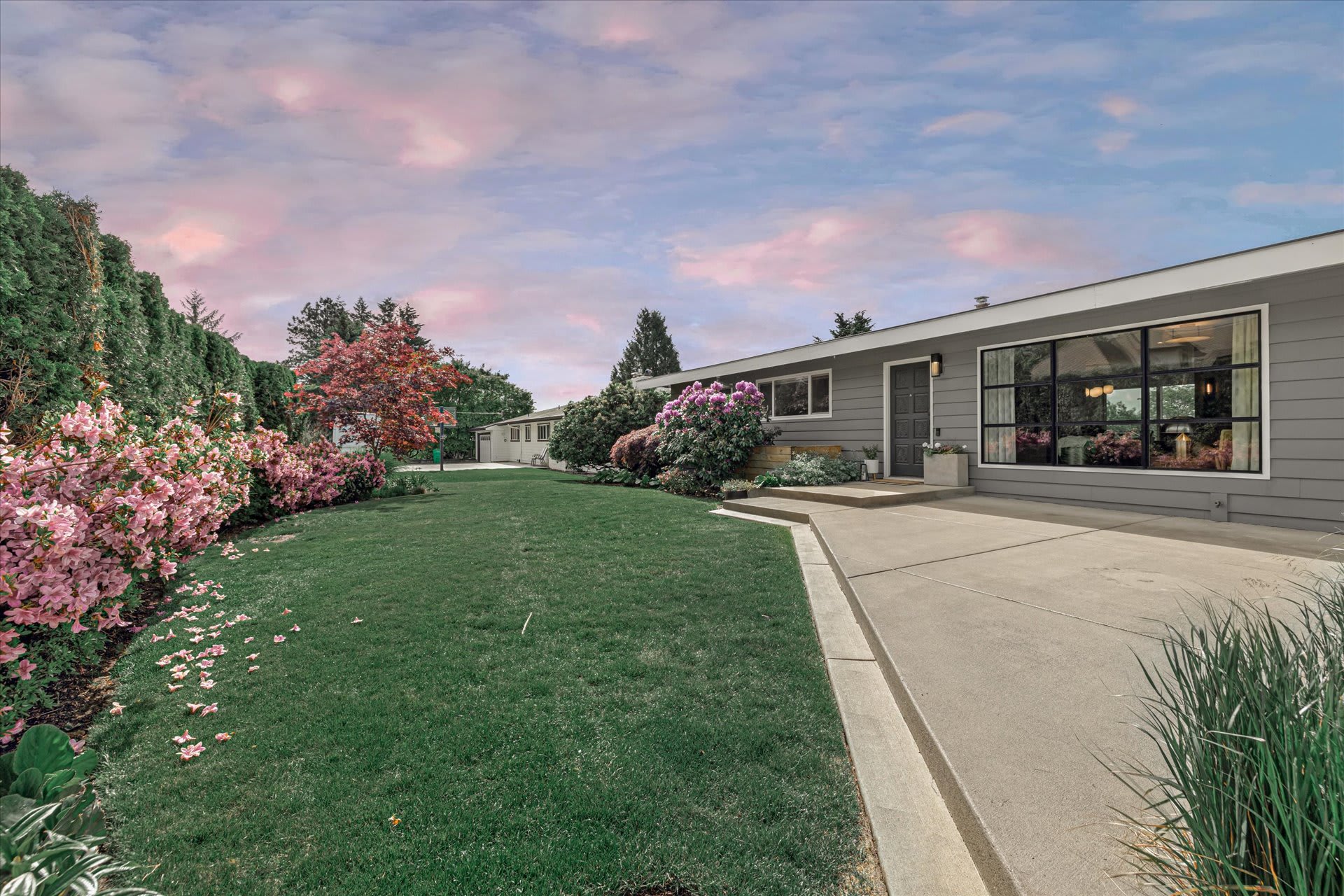 <p>RECORD SETTING SALE!!! Highest Selling Happy Valley Vista Home $840,000</p> inception-app-prod/MWQyYjhlNDMtZTEwYy00ZmIxLWEyODgtNDFhM2ZhMTVkMzIz/content/2024/05/b3ff54a4e02e1fb86c4533dd19543579241887ed.jpg