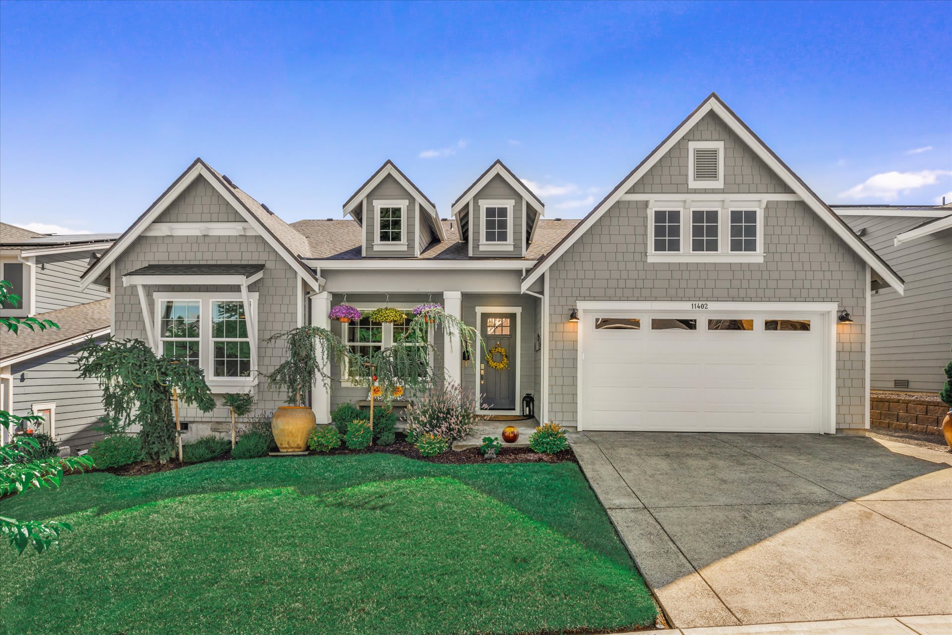 <p>JUST LISTED: 11402 SE CHEERFUL WAY - Panoramic Views, 3Car Tandem Garage, and Stair Free Access to Front and Back Yards</p> inception-app-prod/MWQyYjhlNDMtZTEwYy00ZmIxLWEyODgtNDFhM2ZhMTVkMzIz/content/2025/08/cec9fda3e989af78f8eed0e13faaf35bd5150f43.jpg