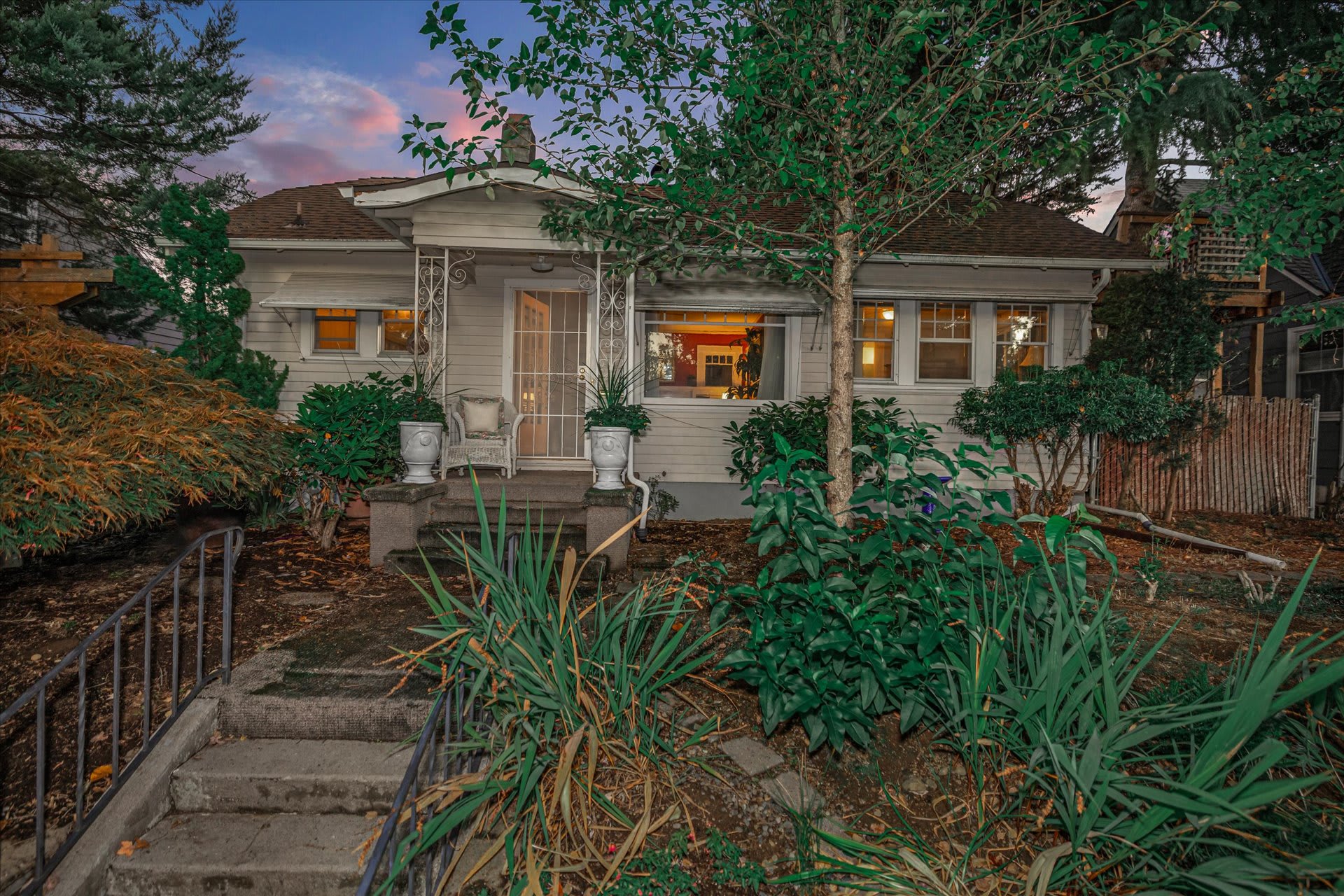 <p>JUST LISTED: 1916 NE 64TH AVENUE - 1923 Bungalow, Backyard Lives Like a Creative Compound, and Lush Gardens</p> inception-app-prod/MWQyYjhlNDMtZTEwYy00ZmIxLWEyODgtNDFhM2ZhMTVkMzIz/content/2025/10/5c90a845aa838d5b2c9e498d4aad326bbd46468c.jpg