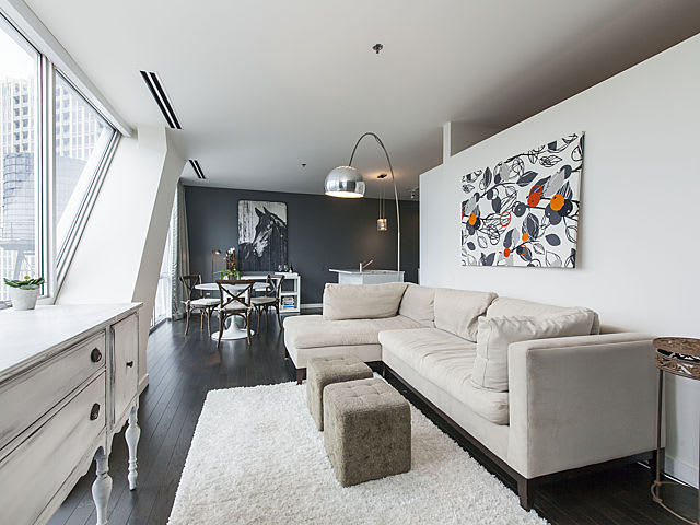 Step 3 to Selling Your Home: Time to Declutter and Stage Your Home! inception-app-prod/MWU5MmJjNTQtMjJhOS00MzRmLWIxMGYtMjUyYmIxMzlkYWJi/content/2018/10/1liv1-231302.jpg