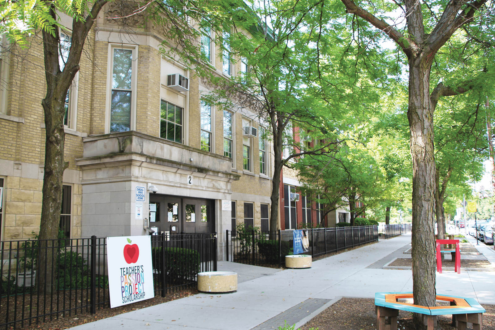 Ravenswood inception-app-prod/MWU5MmJjNTQtMjJhOS00MzRmLWIxMGYtMjUyYmIxMzlkYWJi/content/2018/10/RavenswoodElementary4-2.png