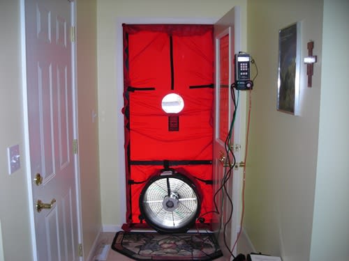 inception-app-prod/MWU5MmJjNTQtMjJhOS00MzRmLWIxMGYtMjUyYmIxMzlkYWJi/content/2018/10/blower-door-test-224423.jpg