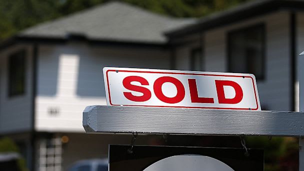 inception-app-prod/MWU5MmJjNTQtMjJhOS00MzRmLWIxMGYtMjUyYmIxMzlkYWJi/content/2018/10/gty_home_sold_ll_130725_16x9t_608-290705-3.jpg