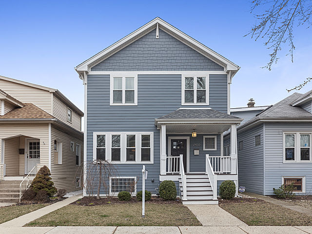 Just Sold: 2432 W Byron, Chicago, IL 60618 inception-app-prod/MWU5MmJjNTQtMjJhOS00MzRmLWIxMGYtMjUyYmIxMzlkYWJi/content/2018/10/hdr_ext1-101314.jpg