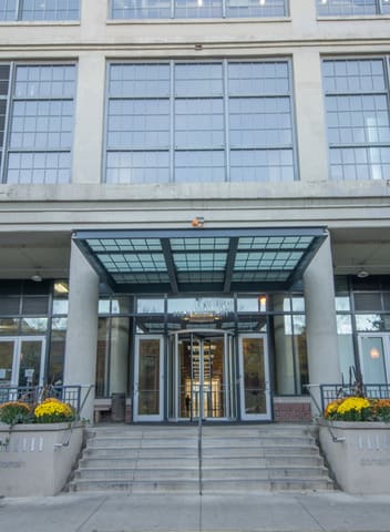 Just Sold: 900 N Kingsbury #780, Chicago, IL 60610 inception-app-prod/MWU5MmJjNTQtMjJhOS00MzRmLWIxMGYtMjUyYmIxMzlkYWJi/content/2018/10/photo0-195242.jpg