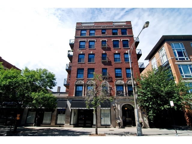 Just Sold: 4144 N Sheridan Rd Unit 410, Chicago, IL 60613 inception-app-prod/MWU5MmJjNTQtMjJhOS00MzRmLWIxMGYtMjUyYmIxMzlkYWJi/content/2018/10/photo0-294824.jpg