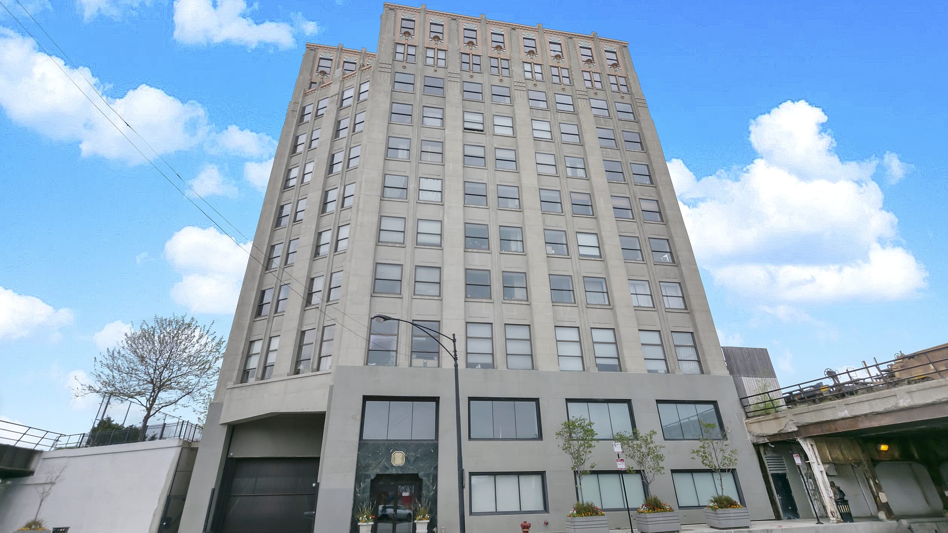 1550 S Blue Island Ave #1018 Chicago, Il 60608 inception-app-prod/MWU5MmJjNTQtMjJhOS00MzRmLWIxMGYtMjUyYmIxMzlkYWJi/content/2019/07/001_hdr_1building1.jpg