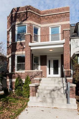 1634 W Catalpa Ave., Chicago, IL 60660 inception-app-prod/MWU5MmJjNTQtMjJhOS00MzRmLWIxMGYtMjUyYmIxMzlkYWJi/content/2019/07/catalpafront-2.jpg