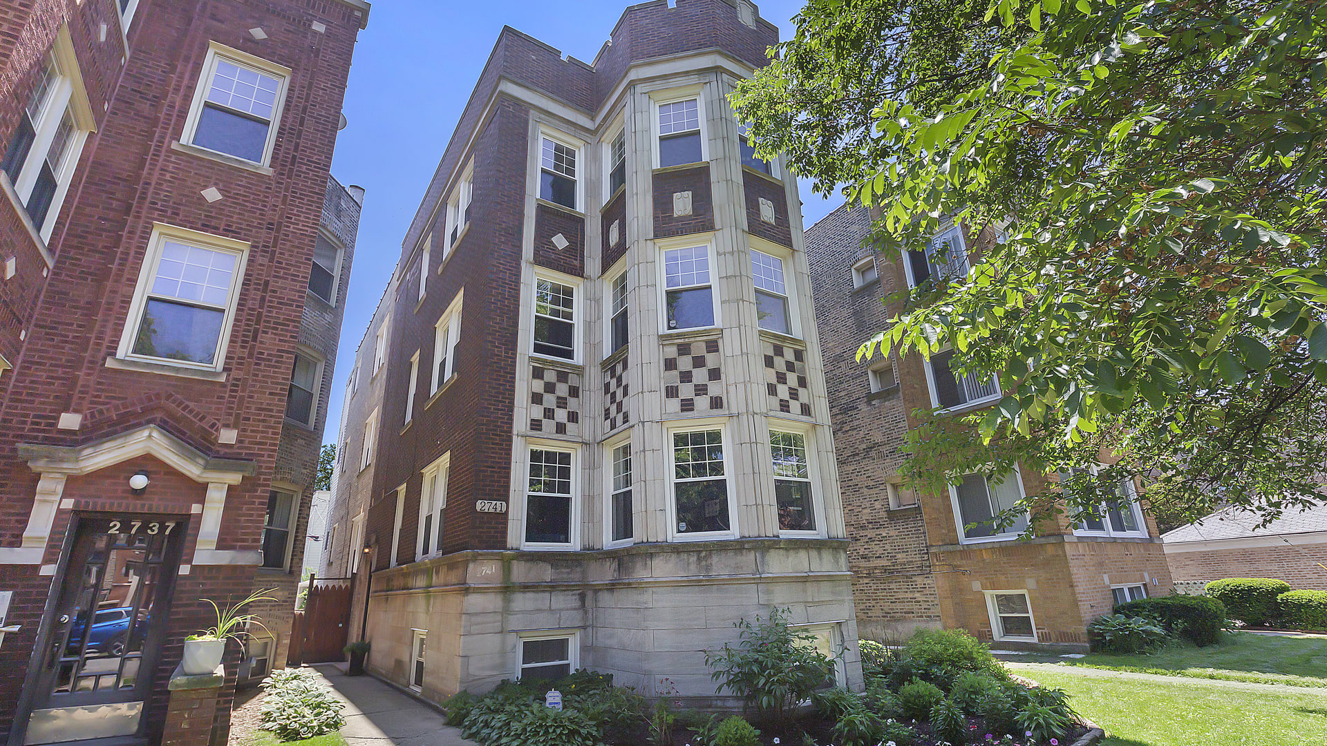 2741 W Winnemac Ave Unit 2, Chicago, IL 60625 inception-app-prod/MWU5MmJjNTQtMjJhOS00MzRmLWIxMGYtMjUyYmIxMzlkYWJi/content/2019/08/001_hdr_front1.jpg