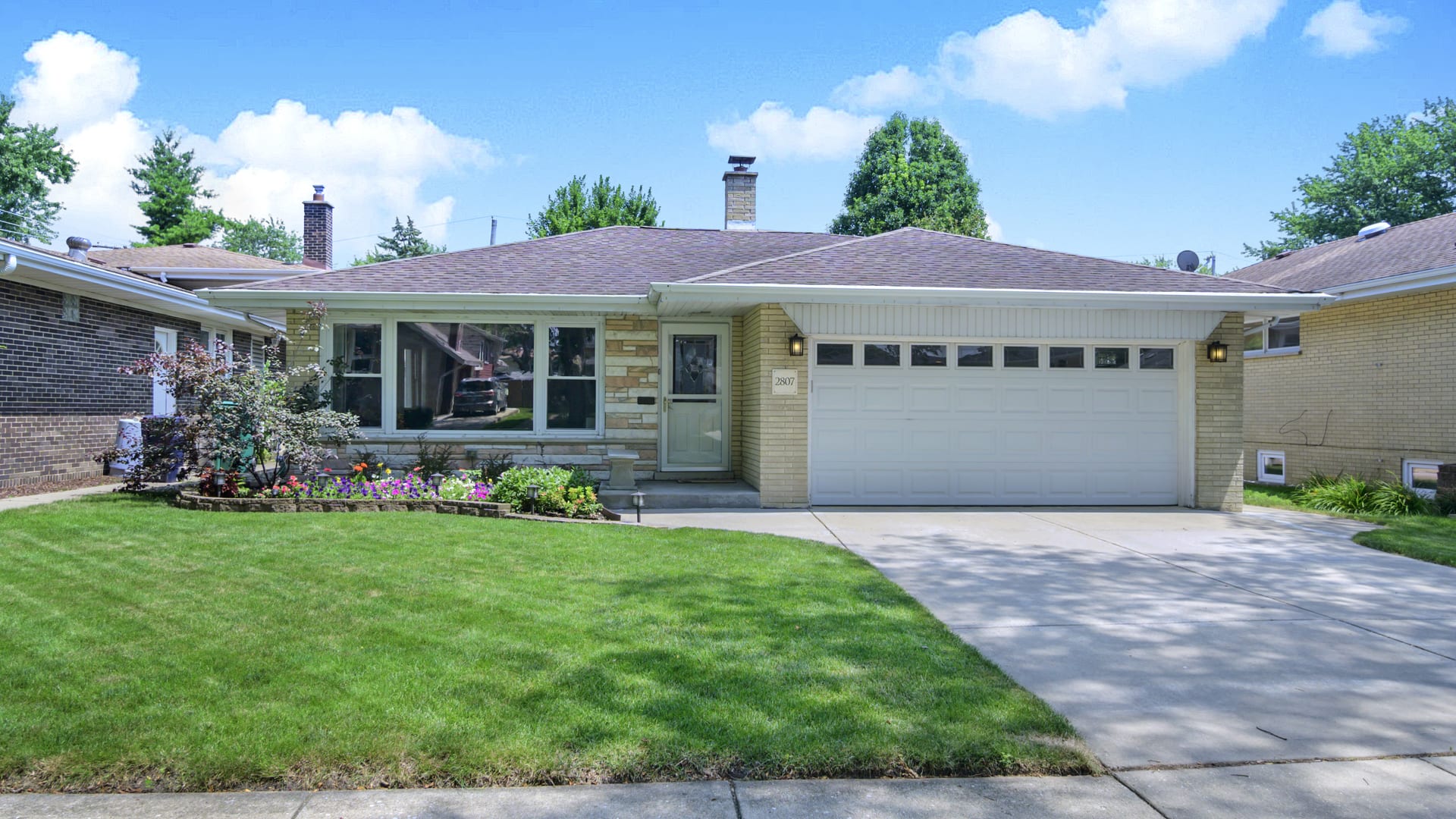 2807 Buckingham Ave, Westchester, IL 60154 inception-app-prod/MWU5MmJjNTQtMjJhOS00MzRmLWIxMGYtMjUyYmIxMzlkYWJi/content/2019/09/001hdrfront2-2.jpg