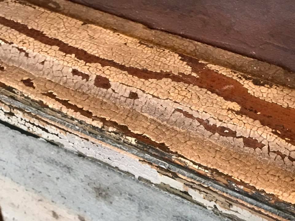 Home Buying: What Issues to Look for When Viewing Potential Homes before the Inspection inception-app-prod/MWU5MmJjNTQtMjJhOS00MzRmLWIxMGYtMjUyYmIxMzlkYWJi/content/2019/10/lead-based-paint.jpg