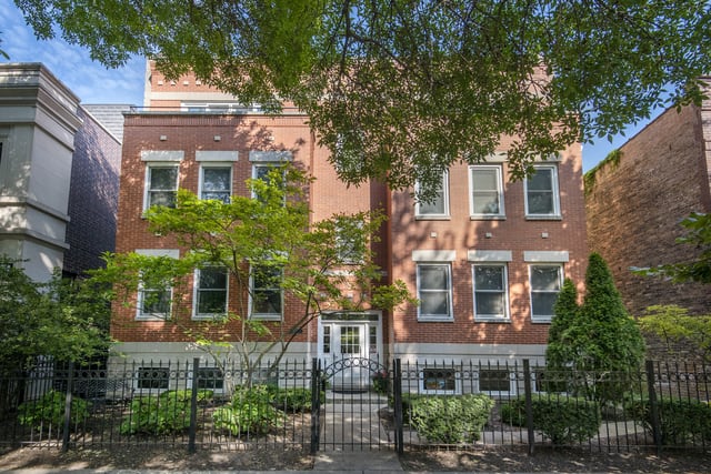 3711 N Bosworth Ave Unit 3, Chicago, IL 60613 inception-app-prod/MWU5MmJjNTQtMjJhOS00MzRmLWIxMGYtMjUyYmIxMzlkYWJi/content/2021/04/photo0%283%29.jpg