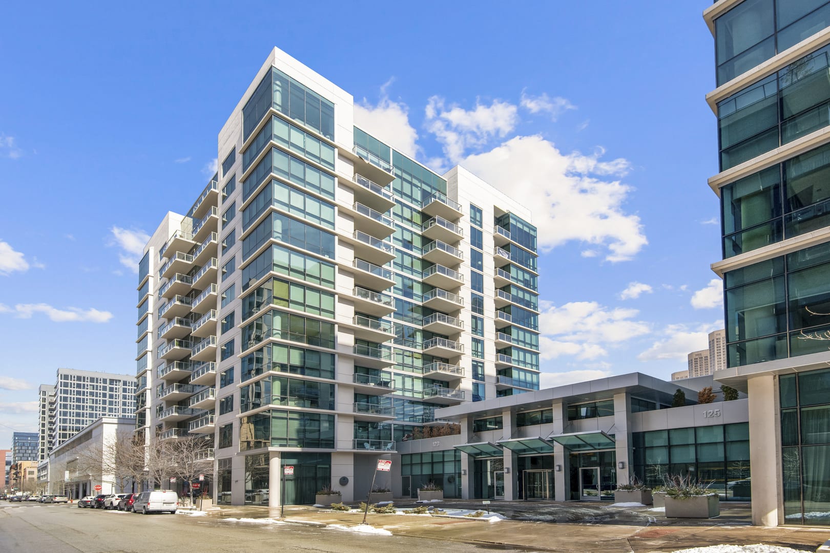 123 S Green St Unit 903B, Chicago, IL 60607 inception-app-prod/MWU5MmJjNTQtMjJhOS00MzRmLWIxMGYtMjUyYmIxMzlkYWJi/content/2022/05/b8077349136764b645172c2e251440496605c84a.jpeg
