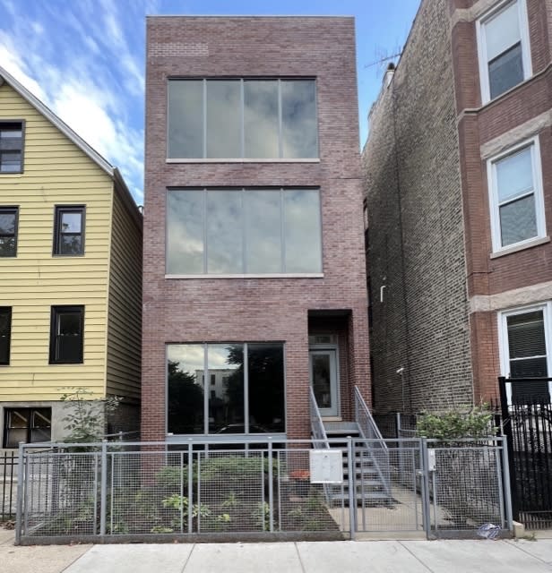 1457 W Erie St Unit 2, Chicago, IL 60642 inception-app-prod/MWU5MmJjNTQtMjJhOS00MzRmLWIxMGYtMjUyYmIxMzlkYWJi/content/2023/06/03eaa6d988d5d4c32d76caa8f4e72880de042a71.jpeg