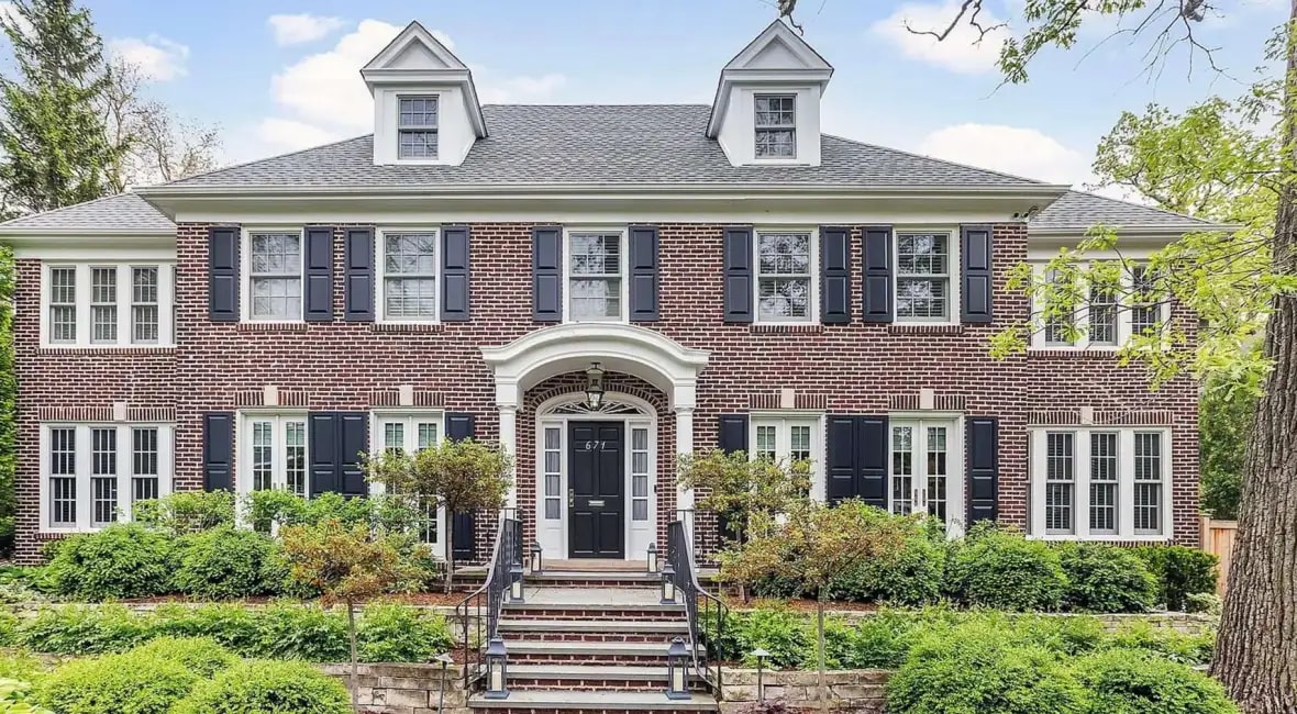 No Place Like Home (Alone): Iconic Winnetka Property Gets a New Owner inception-app-prod/MWU5MmJjNTQtMjJhOS00MzRmLWIxMGYtMjUyYmIxMzlkYWJi/content/2025/03/f57129e6cdc92ac63239ce3f2aa3e5ee961e3453.webp
