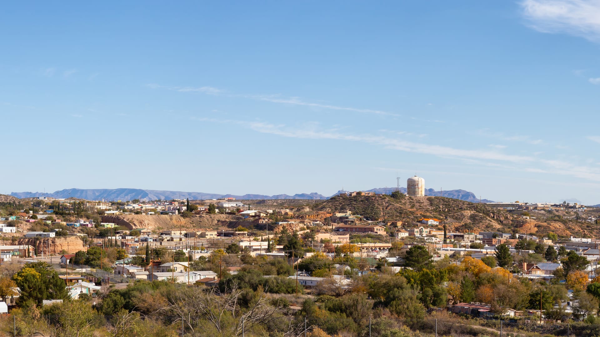 Siesta Hills & Four Hills inception-app-prod/MWUwM2EwMzktMmE1NS00MmRjLTkxYjgtOTdjNDczYTUzMzIw/content/2021/03/projektbeztytuu-2021-03-05t151518.634.png