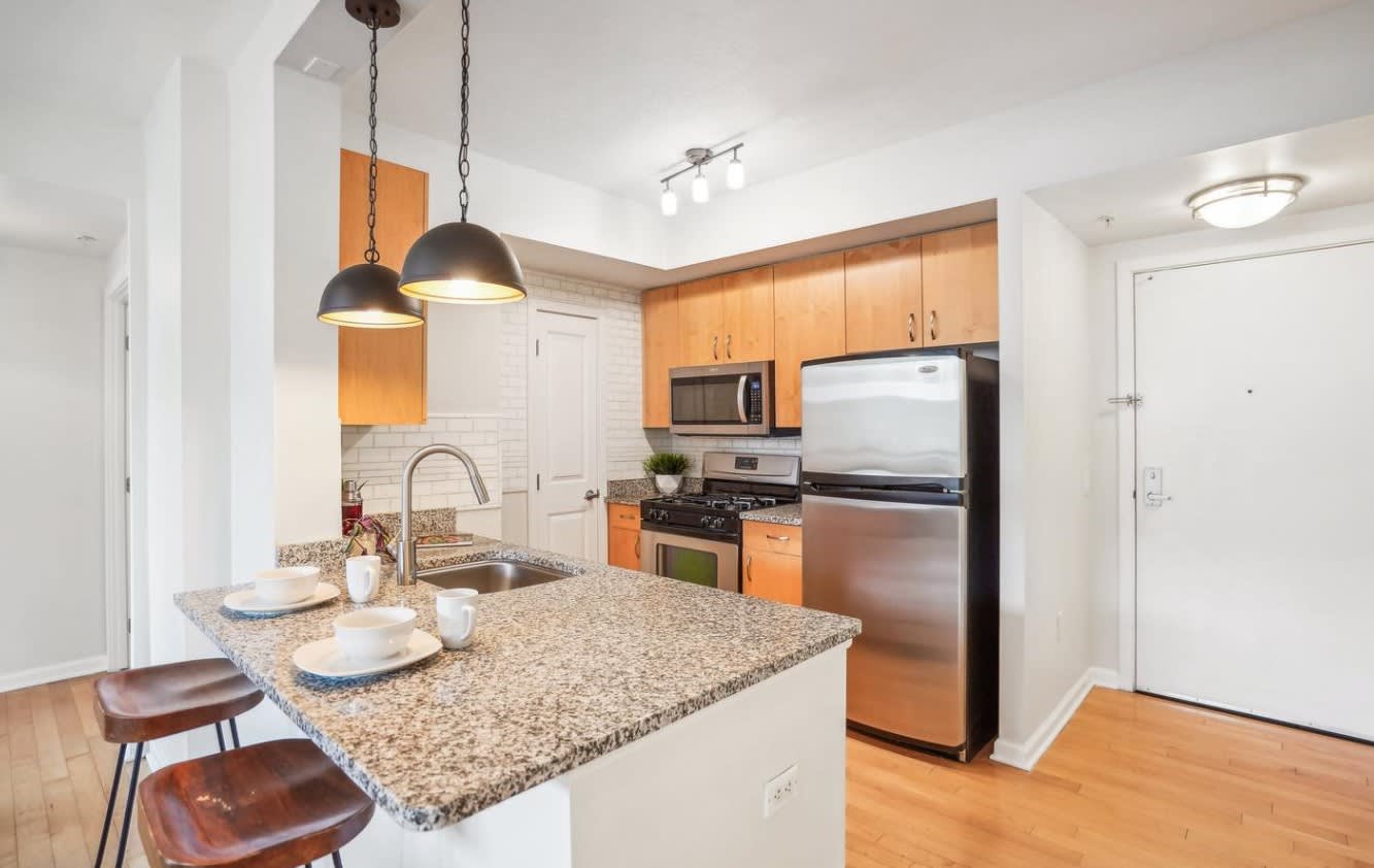 BEFORE AND AFTER TWO BEDROOM CONDO MAKEOVER | DOWNTOWN WASHINGTON DC inception-app-prod/MjE3YzNlY2MtMTJmZi00MWEzLTljNGMtZDdkYjQxYmFjOGRm/content/2025/01/ec4a98f4339be85b3da064c841ac0f9909acd9f4.jpg