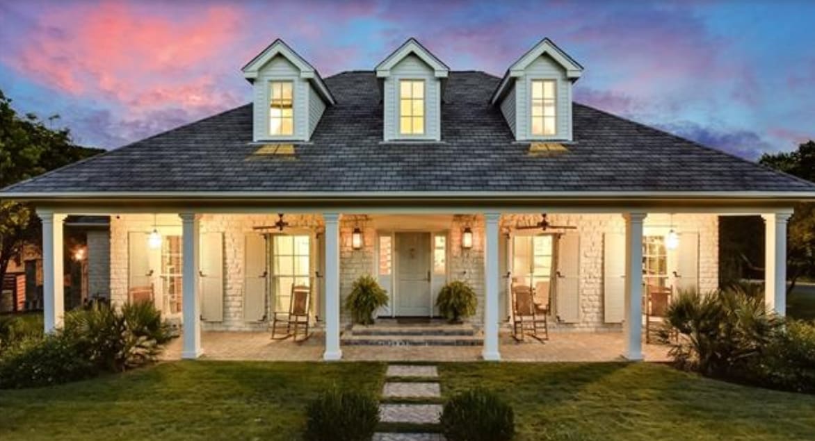 6401 Rusty Ridge DR, Austin TX 78731 inception-app-prod/MjJjNDAzMTUtOWNhYS00ZDZkLWE0N2EtM2YyYTllYmJiNjhk/content/2025/06/8ad54ef329f81d7416eb11c460e9cc44c02439c6.png