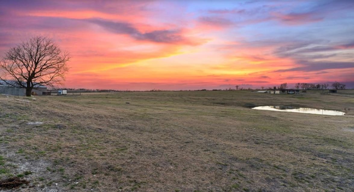 1050 County Road 129, Taylor TX 76574 inception-app-prod/MjJjNDAzMTUtOWNhYS00ZDZkLWE0N2EtM2YyYTllYmJiNjhk/content/2025/06/a07a86629621a805b0bdc7d5b24961f09df5c7e5.png