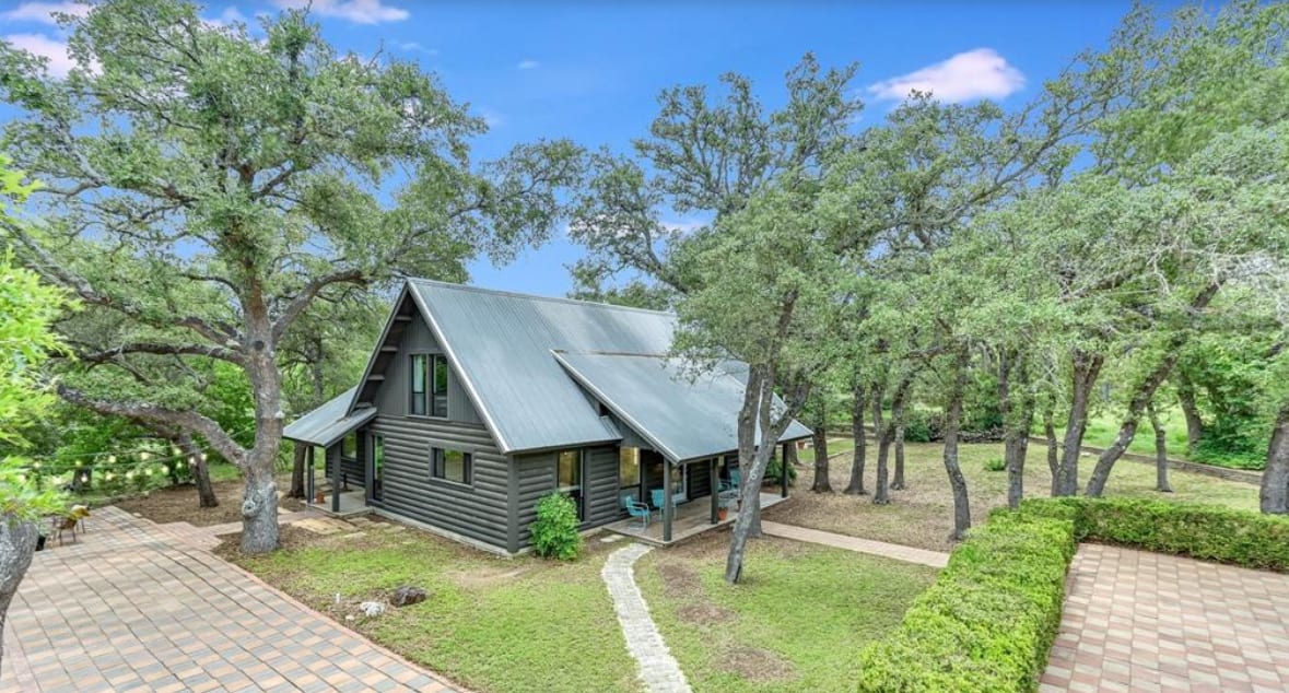 200 Hart LN, Dripping Springs TX 78620 inception-app-prod/MjJjNDAzMTUtOWNhYS00ZDZkLWE0N2EtM2YyYTllYmJiNjhk/content/2025/06/a15f78be3f50b0b918cb5c27f733f37023224cd7.png