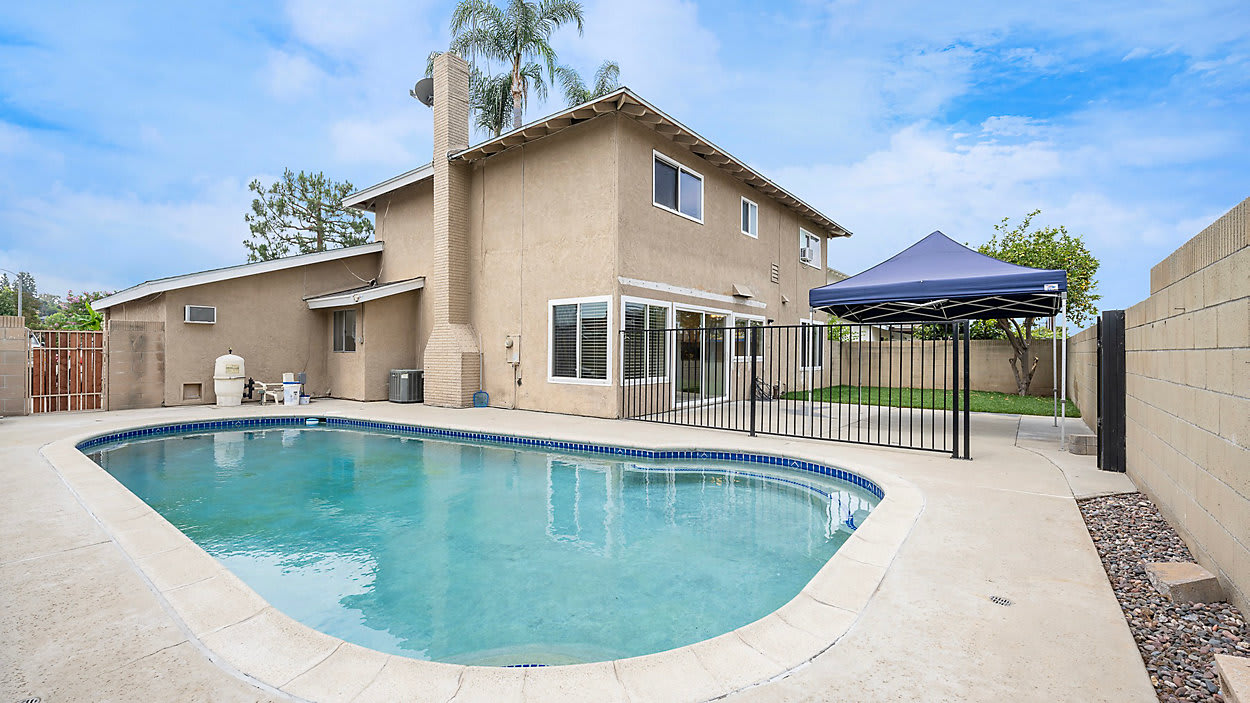 Real estate investors purchased about 1 in 5 homes in LA and Anaheim inception-app-prod/MjYxYzE3ZGEtMWZlNS00Zjg3LTk3ZTUtZWVhNTYzYmFmNTE4/content/2022/07/14a15551d205880e4b7ef61dc1fc2eb658f405a2.jpg