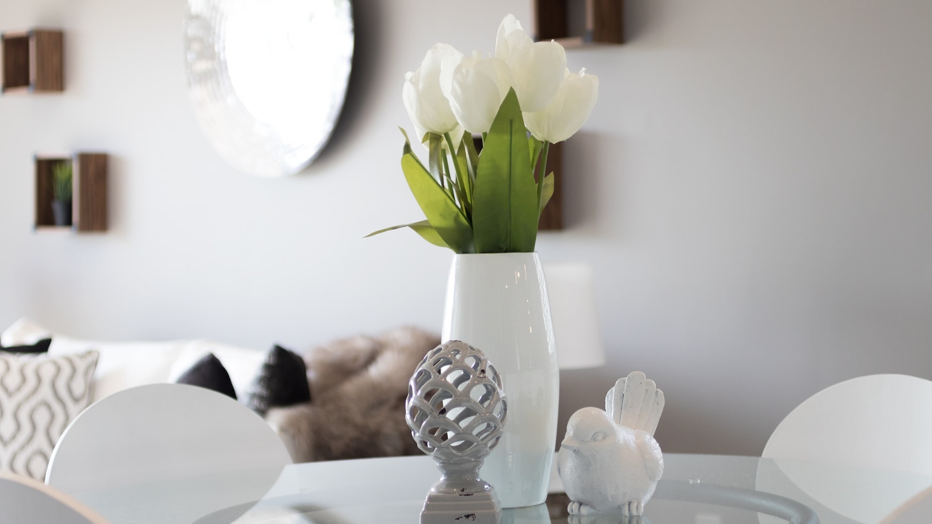 Home Staging Ideas That Won't Strain Your Budget inception-app-prod/MjZlNDlkYTQtN2NjYy00Mjg0LWE5MzgtZGQ0N2NjODc0NjM4/content/2023/08/7f69b976d3508f6bcb7f247f9d06c3e118bff550.png