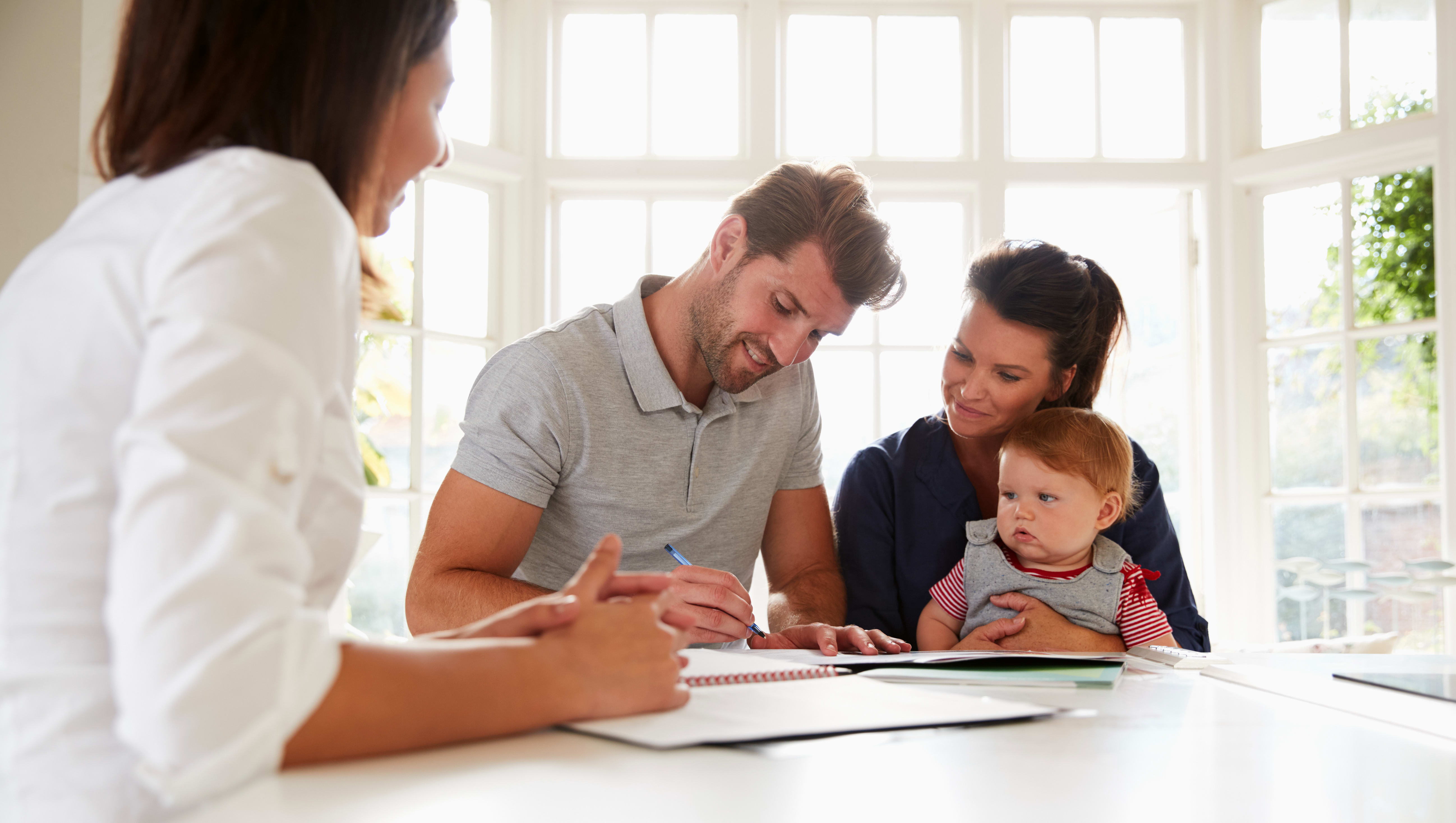 6 Things to Know About Multiple Offer Situations inception-app-prod/MjdjOGUzY2YtZTAzNC00YjBmLWI2NmYtNzFlYjU2ZGUxOWY0/content/2022/04/4f1c7fff2d0e1e382d460babcae520157a50c27d.jpg