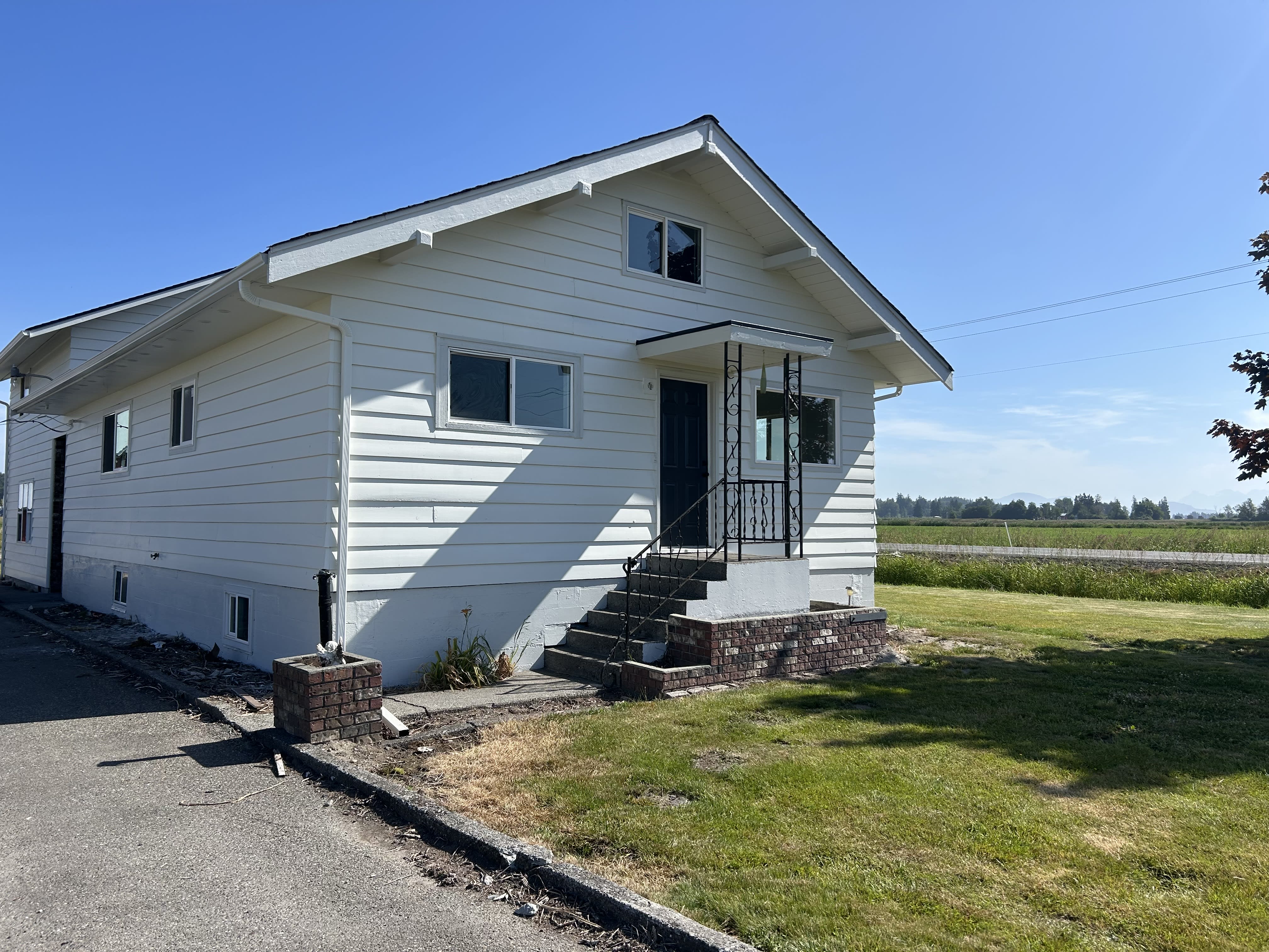 112 H Street Rd Lynden, WA 98264 inception-app-prod/MmJhMjA0OGItY2ZlZi00MWEzLWEzODYtYThmZGY3ODYzODFi/content/2026/06/ff53c1b33f076bdd9b661d74f75ee083cce08b52.jpg