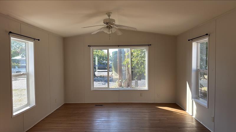 205 Baker St Unit C Everson, WA 98247 inception-app-prod/MmJhMjA0OGItY2ZlZi00MWEzLWEzODYtYThmZGY3ODYzODFi/content/2026/10/3f03709c9e4e6905df23fa765114e0861f028be7.jpg