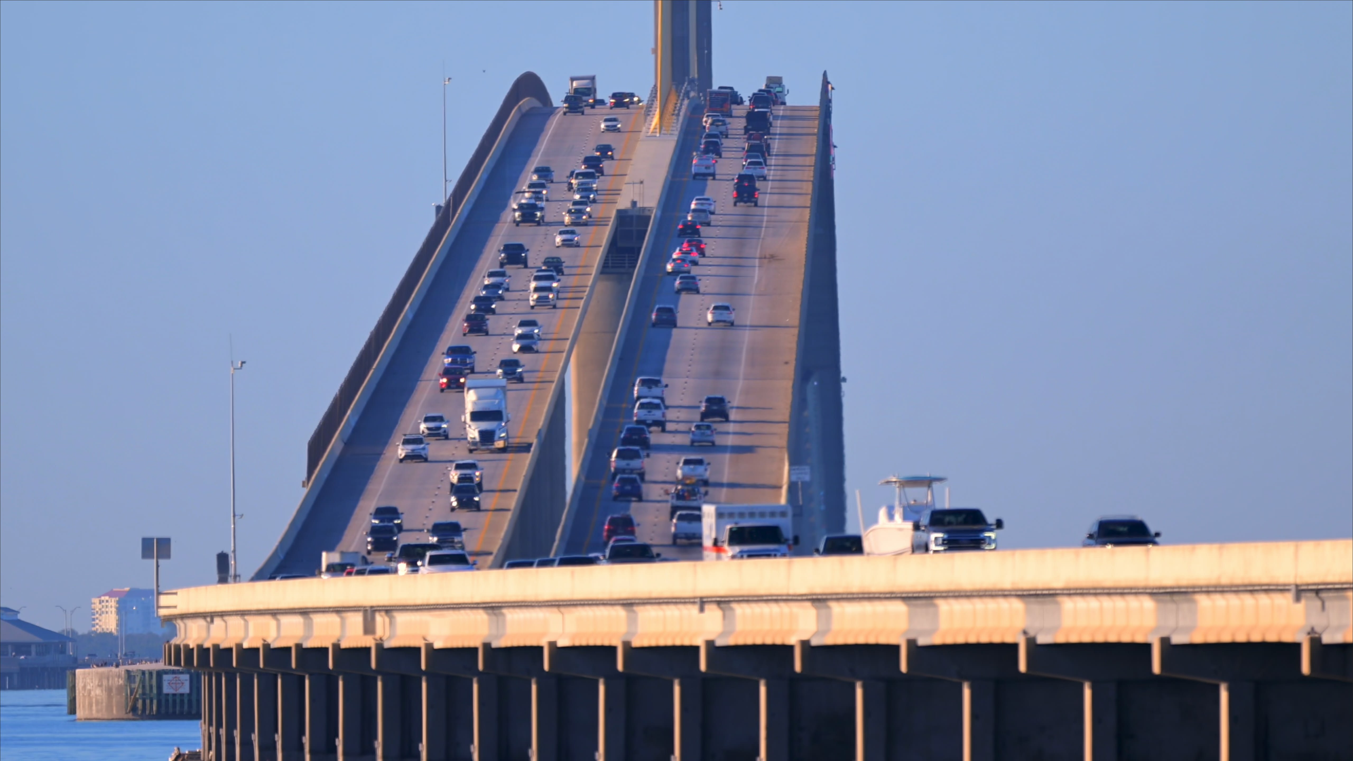 Tampa Bay Transportation & Commuting Guide (2025): Bridges, Ferries & Traffic Tips for New Residents inception-app-prod/MmNhM2RmODYtZGUwMC00NDcwLTg4MjgtMTkwMjI1MThmMjZl/content/2025/11/c29ef955505e28eff45791379dd35b6013d011cc.jpg