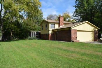 inception-app-prod/MmY5M2U1OGEtMGFhMS00OGJkLWEyMDAtZmRlYWNkNmM2YmQx/content/2018/08/24-_-7012-Hawks-Hill-Rd-Indianapolis-IN-46236-_-Exterior-Back-350x233.jpg