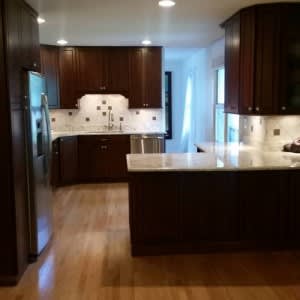inception-app-prod/MmY5M2U1OGEtMGFhMS00OGJkLWEyMDAtZmRlYWNkNmM2YmQx/content/2018/08/remodeled-kitchen-_-lugar-real-esate-_-fishers-realtors-3175725033-300x300.jpg