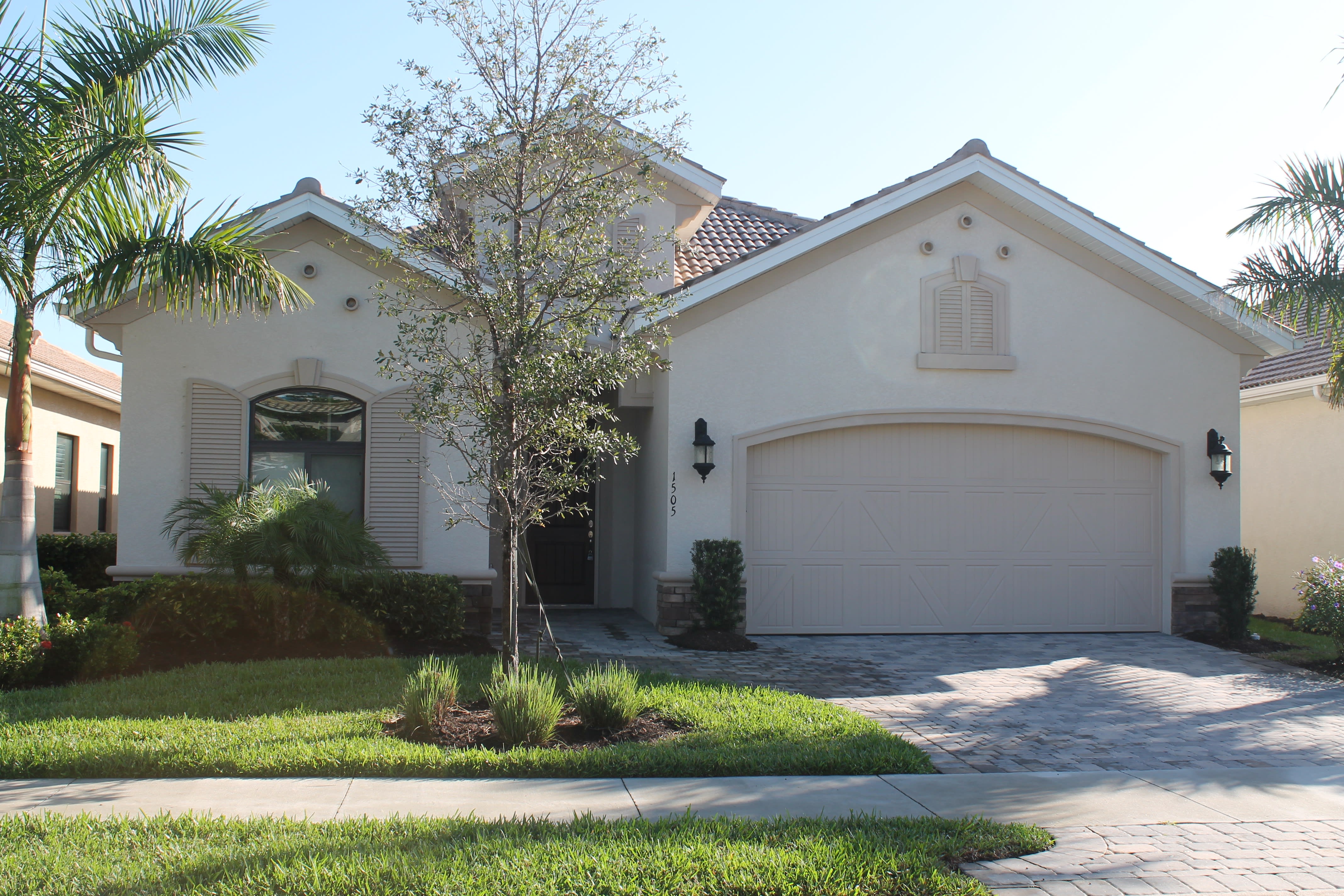 Stunning 4 Bedroom Home With Over $100K In Upgrades inception-app-prod/MzA4MDg4OWYtYzkzMi00MTQ3LTkwYWMtZGU0MTc0NjVkYTg5/content/2016/12/Taylor New Ext.jpg