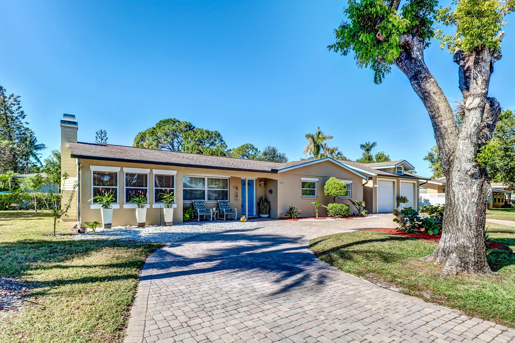 Mindy Just Listed This Charming Central Naples 3/2 Pool Home inception-app-prod/MzA4MDg4OWYtYzkzMi00MTQ3LTkwYWMtZGU0MTc0NjVkYTg5/content/2017/12/1391 22nd Ave N. Front of home-2.jpg