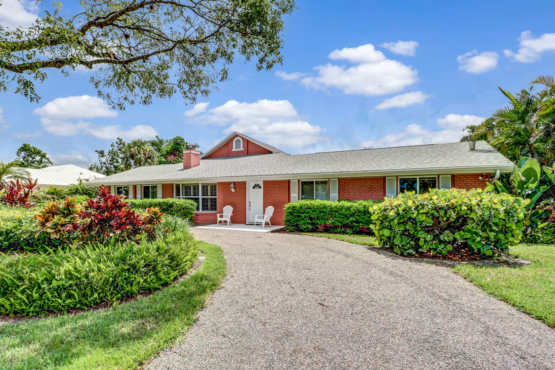 inception-app-prod/MzA4MDg4OWYtYzkzMi00MTQ3LTkwYWMtZGU0MTc0NjVkYTg5/content/2018/10/1670 Crayton ext 2-2.jpg